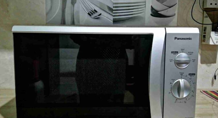 Panasonic Microwave Oven (NN-SM330M)