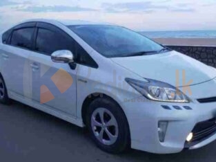 Toyota Prius 3rd Generation S LED Car For Sale (2016)