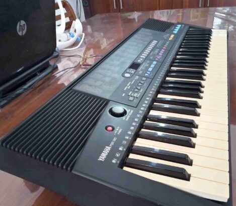 Yamaha PSR-310 Electronic keyboard w/ power adapter. All keys working.